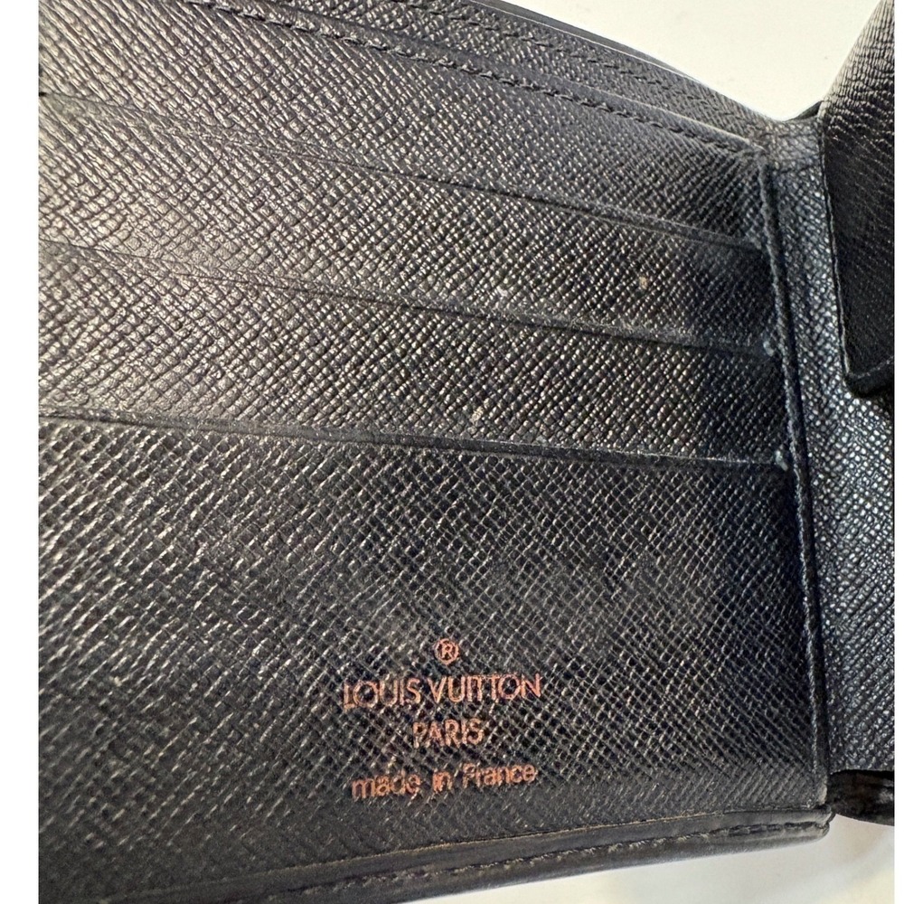 Louis Vuitton Men's Black Epi Leather Bifold Wallet Coin Pocket - Picture 4 of 15